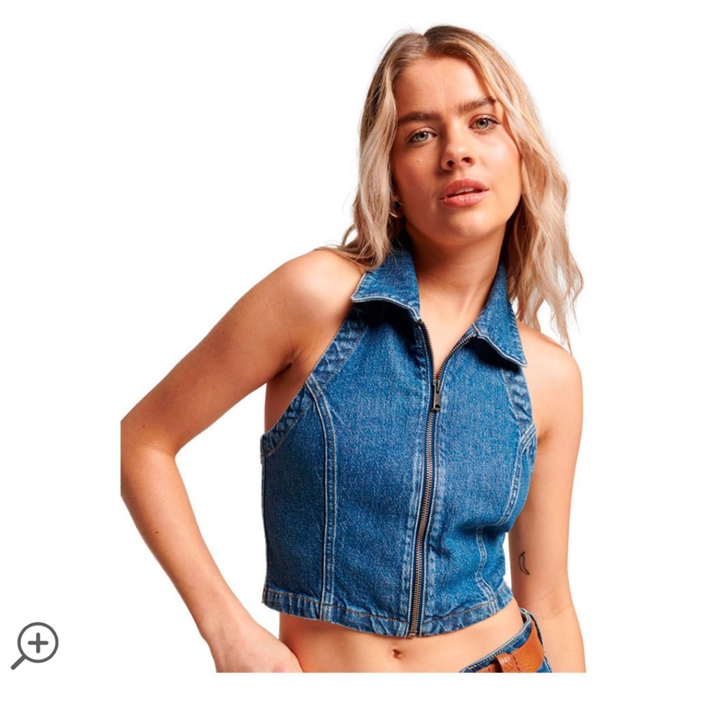 Super cute denim halter top!